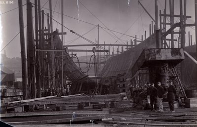 Il traghetto rompighiaccio SS Baikal in costruzione da Sir W.G. Armstrong Mitchell and Co. Ltd., al cantiere navale Low Walker, Newcastle upon Tyne nel 1896 da English Photographer